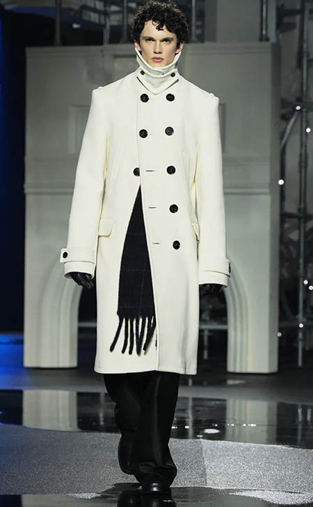 أسبوع لندن للموضة: الأسلوب اللندني في مجموعة Burberry